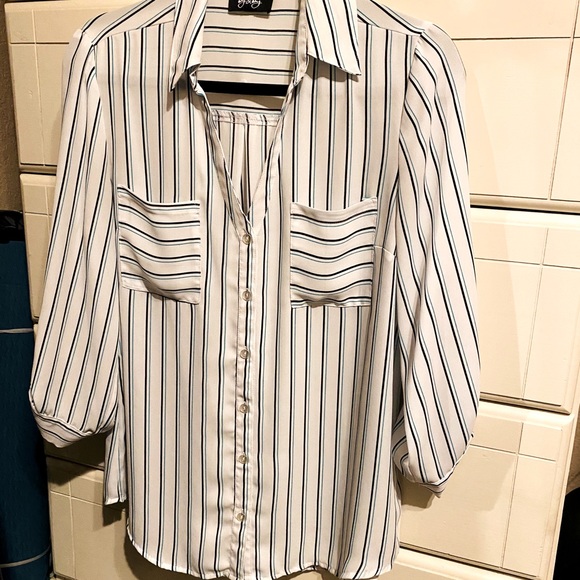 Nice Summer Blouse! - Picture 1 of 2